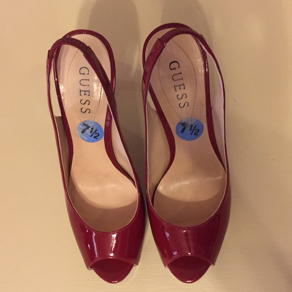 Guess Red patent leather pumps